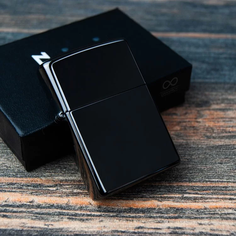 Зажигалка Zippo Classic с покрытием Ebony с индивидуальной